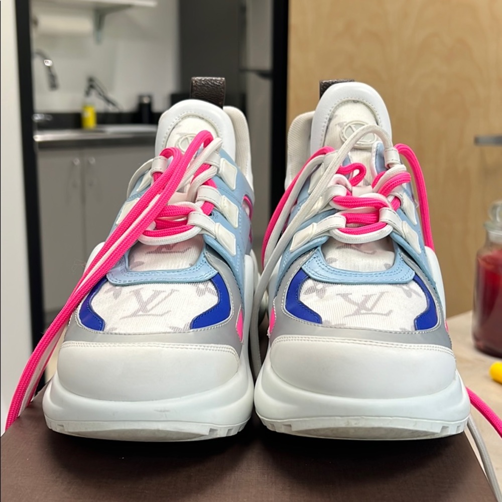 LOUIS VUITTON ARCHLIGHT SNEAKERS 38